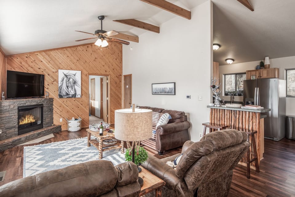 You'll enjoy the open floor plan between the living, dining & kitchen.