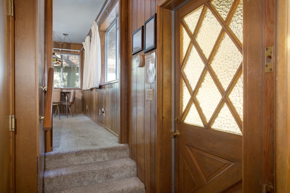 Entrance & Hallway to seperate quarters