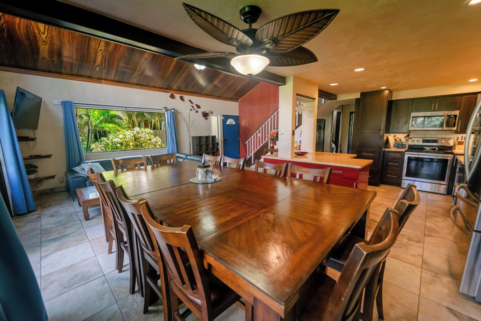 Dining area. Seats 12