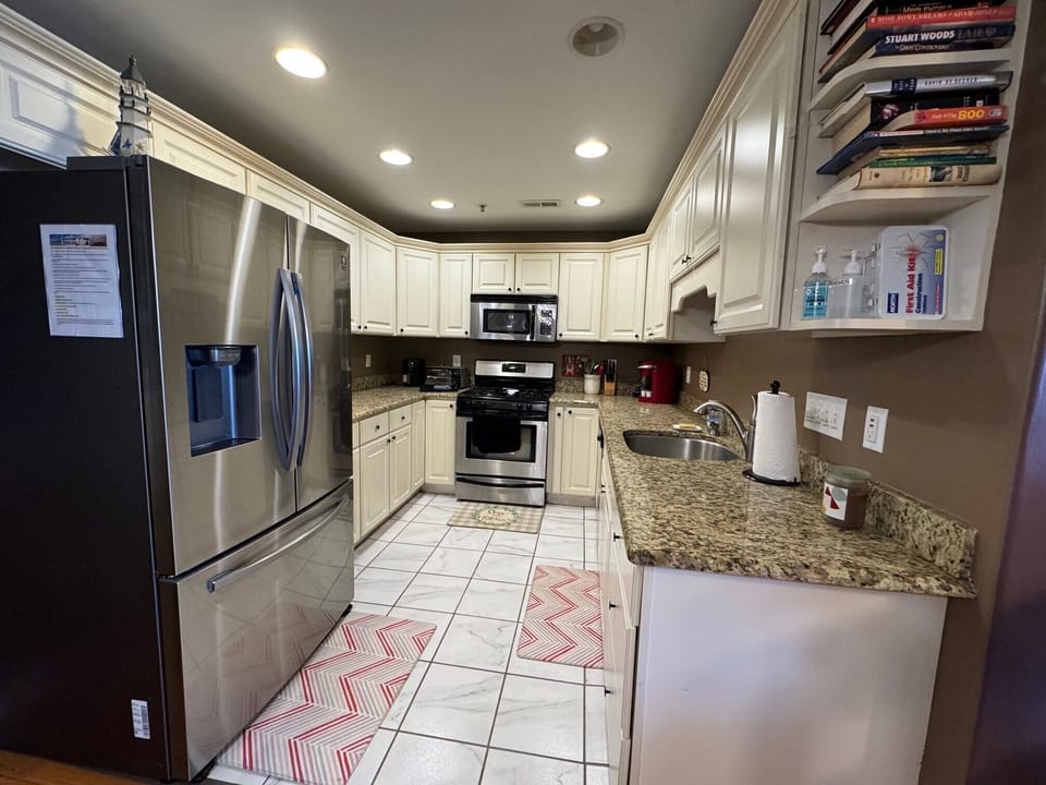 All Equipped Kitchen 