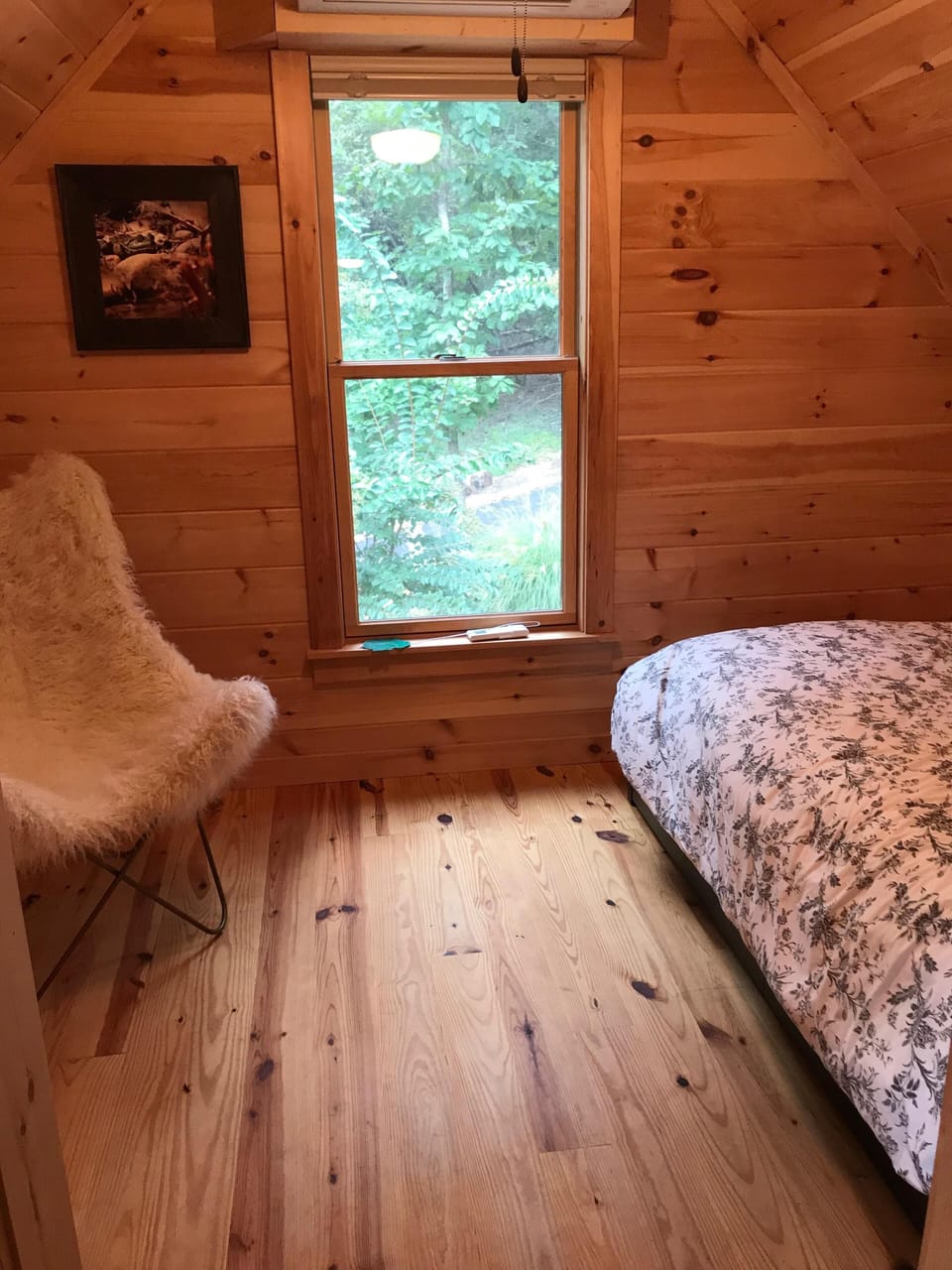 twin bedroom