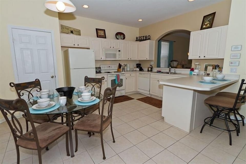 Completely equipped kitchen!