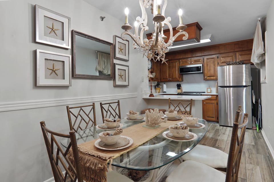 ShipWatch 1316 Dining Room Kitchen high end appliances quarts counters and back