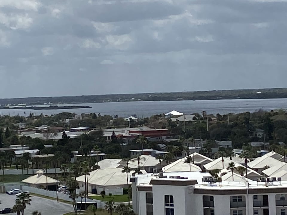 Intracoastal view off west balconies plenty of interesting boat traffic to watch