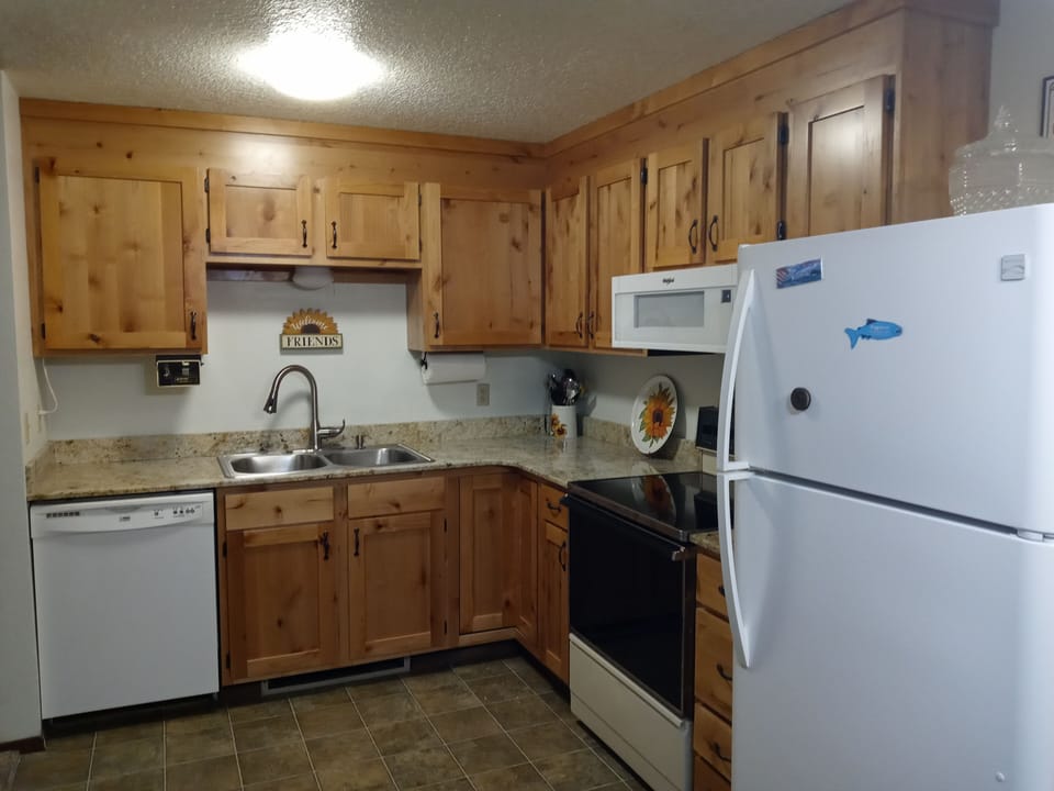 Open kitchen space with view of the Salmon River 