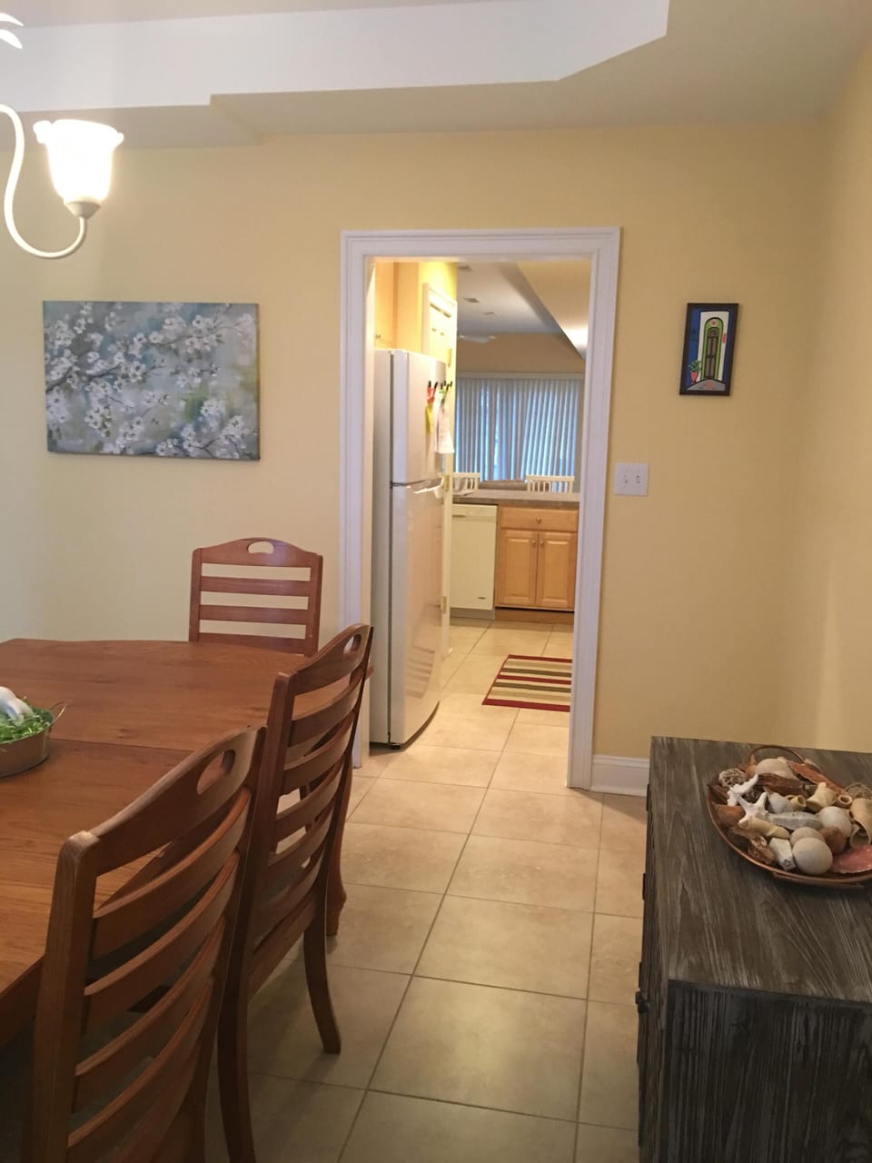 Walk-thru to kitchen from dining room. 