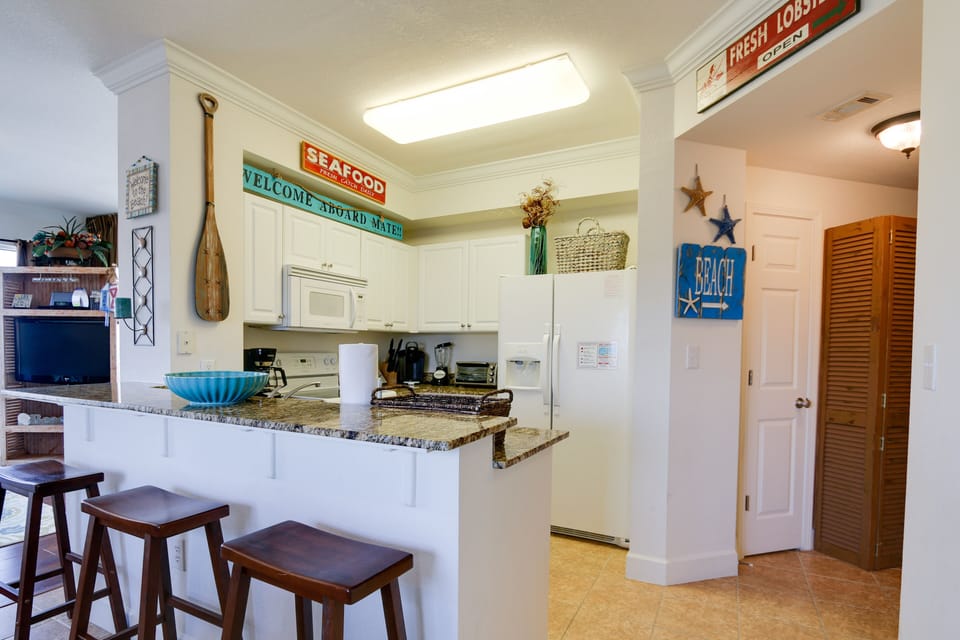 bar dining, great for entertaining