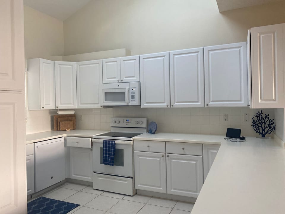 Large kitchen -fully equipped!