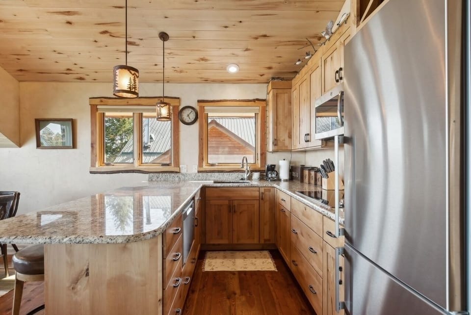 Kitchen with high end stainless appliances, Fisher Paykel, Summit, etc.