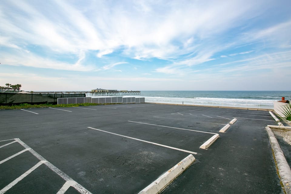 Plenty of FREE parking 