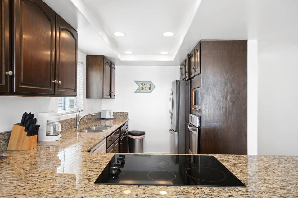Kitchen is fully-stocked with dishes, cooking, baking and meal prep gear. All standard large and small appliances included. See listing description.
                