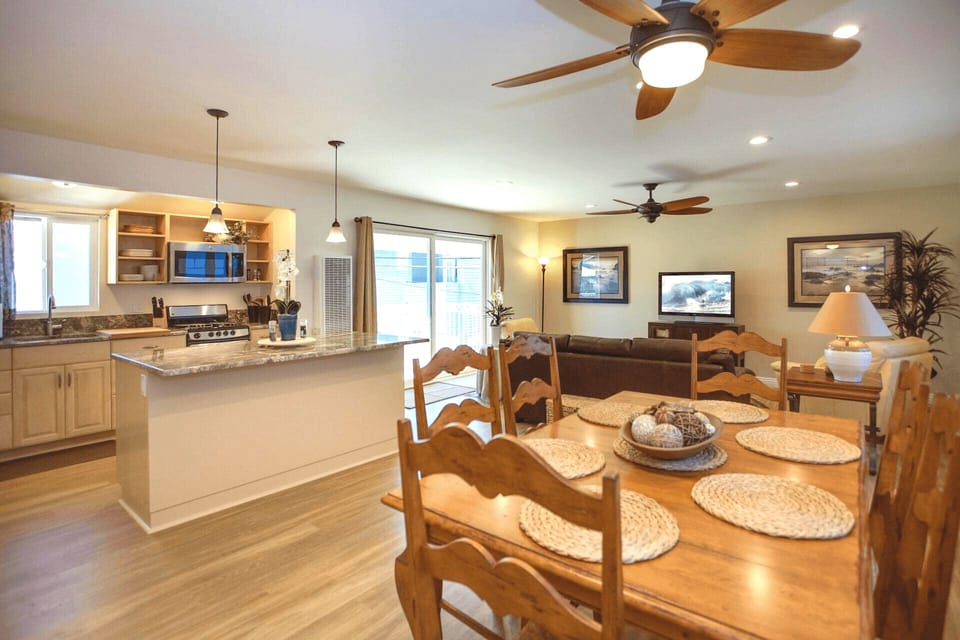 The open floor plan makes for easy group hangouts after a day at the beach.
                