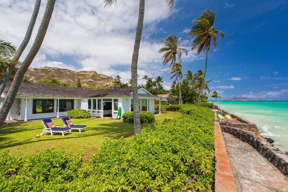 Unwind in your private oceanfront backyard with postcard-worthy views of the Mokulua Islands—perfect for sunrise lounging or afternoon relaxation.