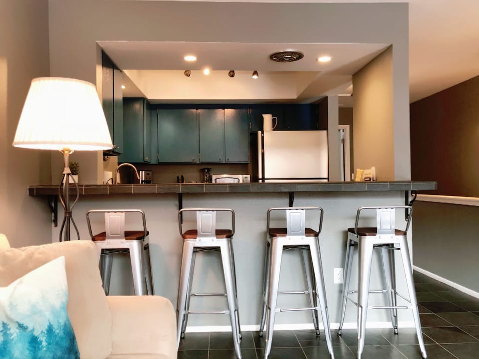 Breakfast Bar
