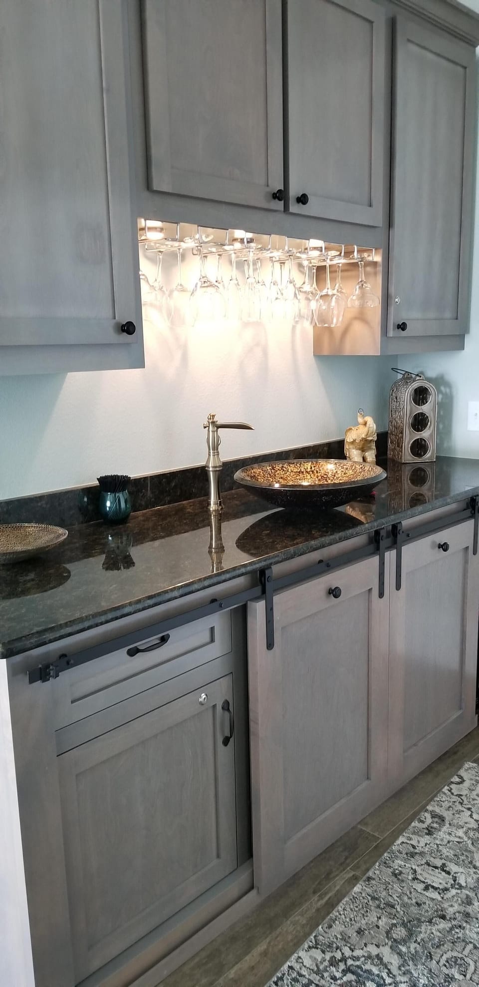 wet bar first floor
