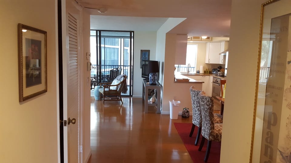 kitchen/living room