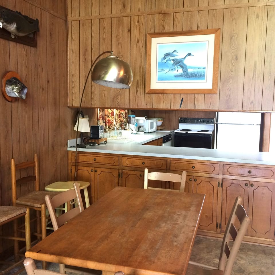 dining table
