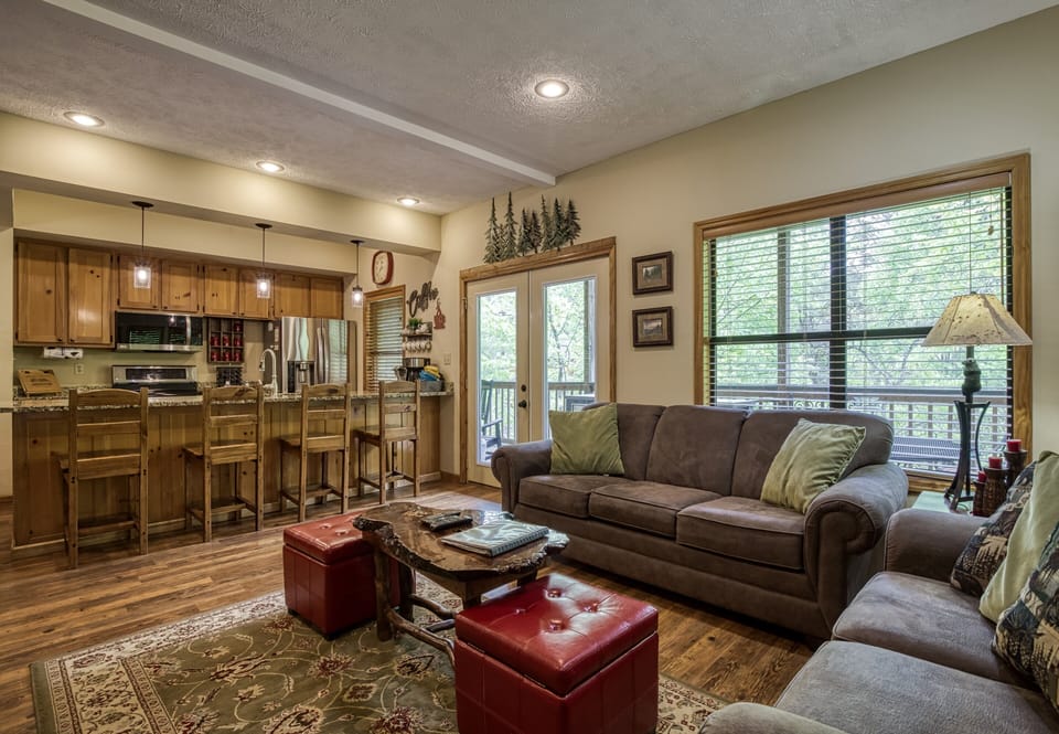 Vacation Rental in Pigeon Forge "Best Time Ever" - Living room and kitchen
