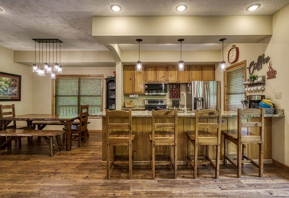Pigeon Forge Vacation Rental "Best Time Ever" - Dining area and kitchen