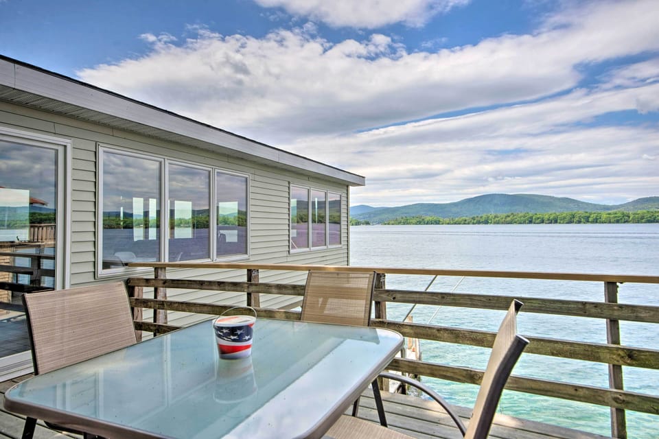 BOATHOUSE DECK