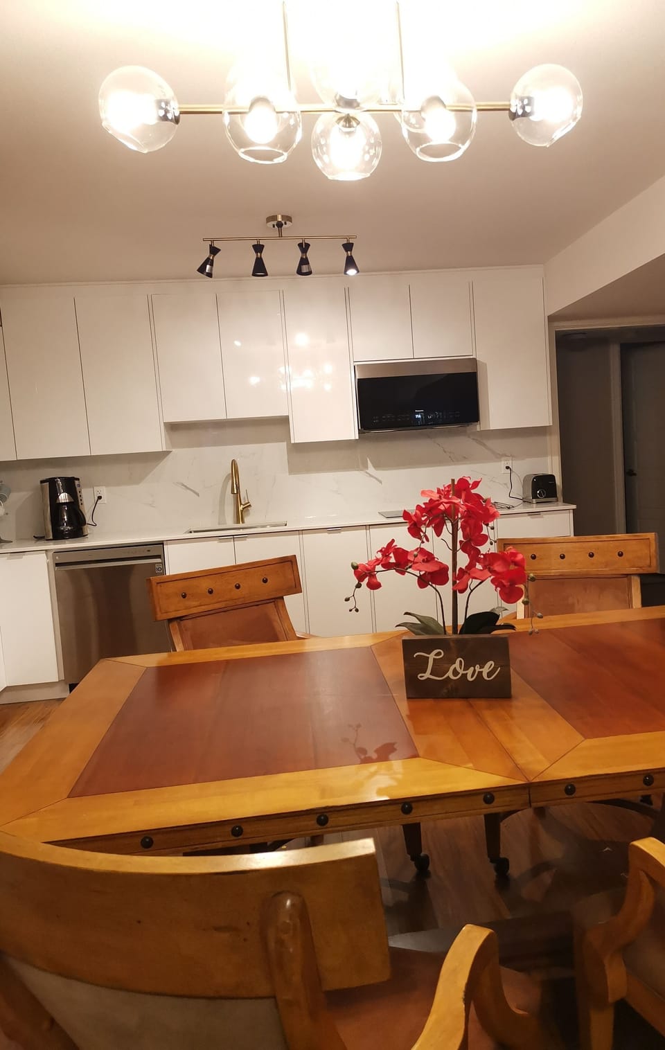 Big wood dinning table in living room
