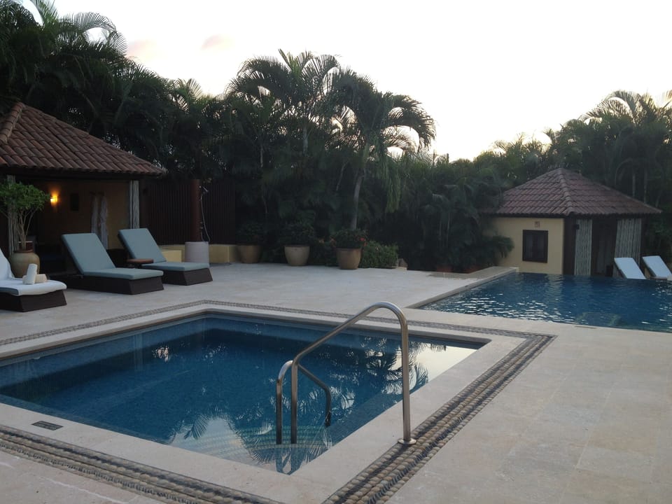 Adult spa