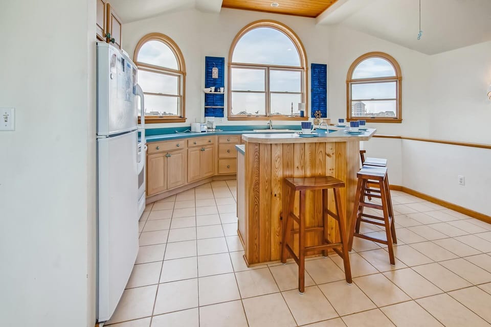 Surf-or-Sound-Realty-Laughing-Gull-Landing-675-Kitchen-1