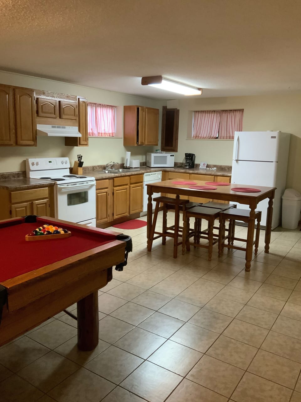 Second fully equipped kitchen downstairs 