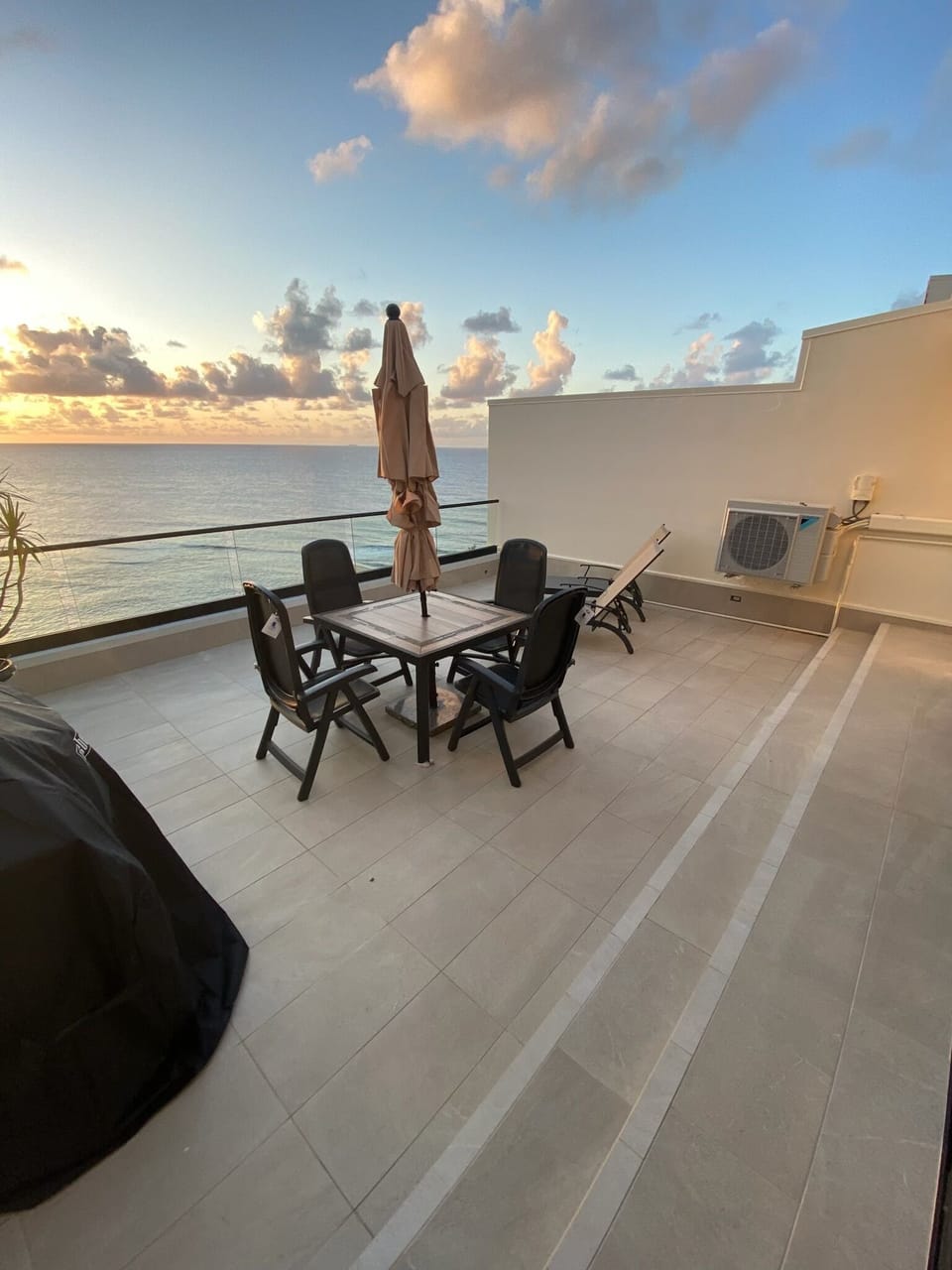 Recently renovated Lanai