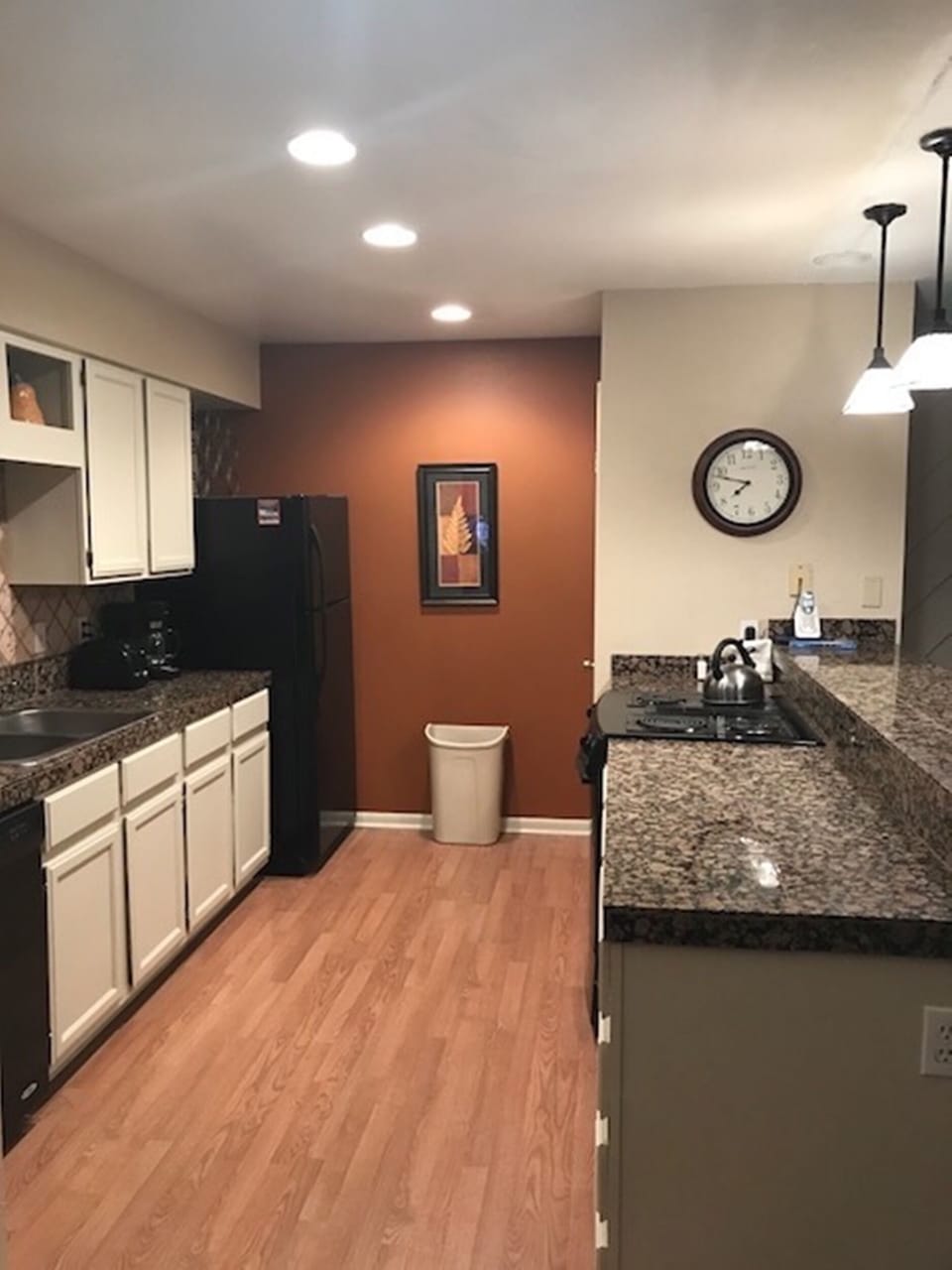 Kitchen with Full oven, refrigerator, dishwasher and microwave