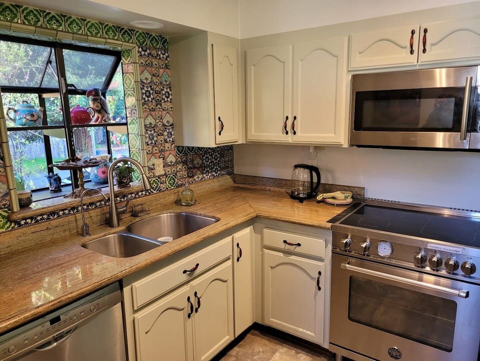 Fully equipped kitchen