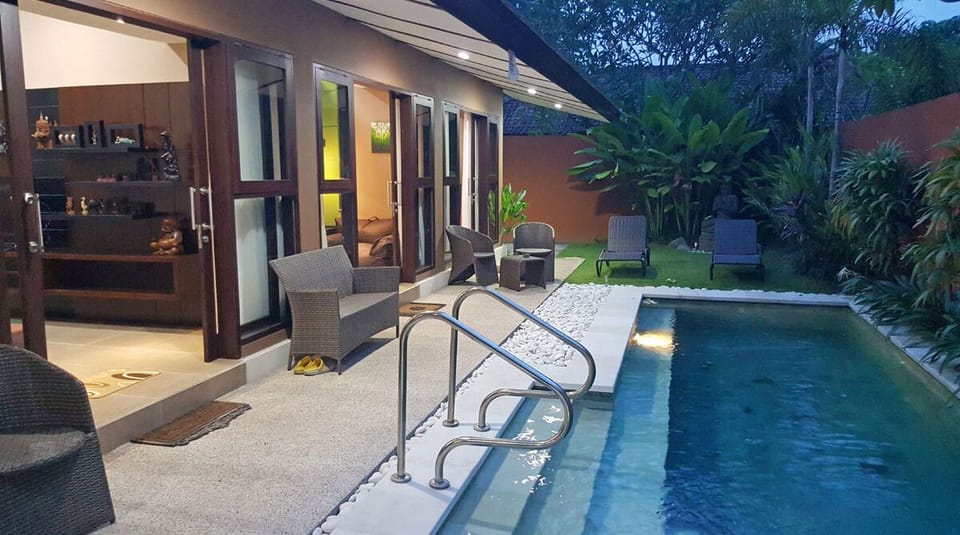Luxury 2 Bedrooms Villa steps to beach
