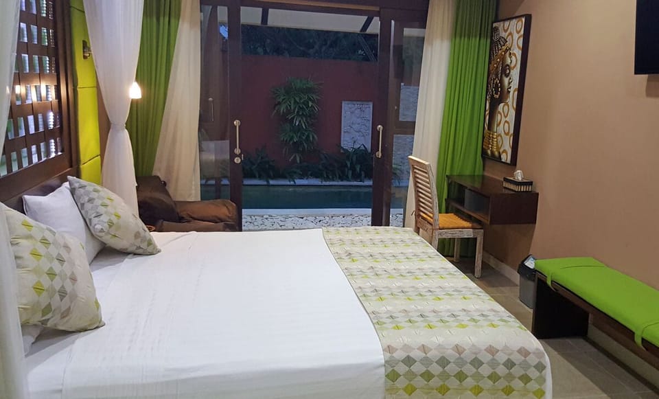 Luxury 2 Bedrooms Villa steps to beach