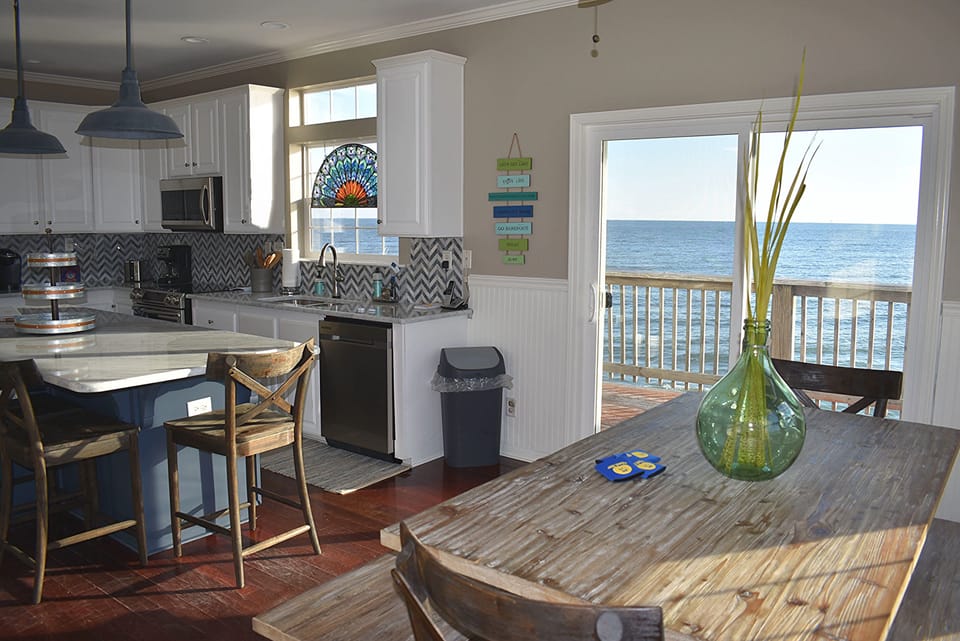 11 Kitchen1.JPG