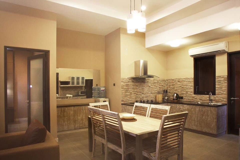 Luxury 3 Bedrooms Villa steps to beach