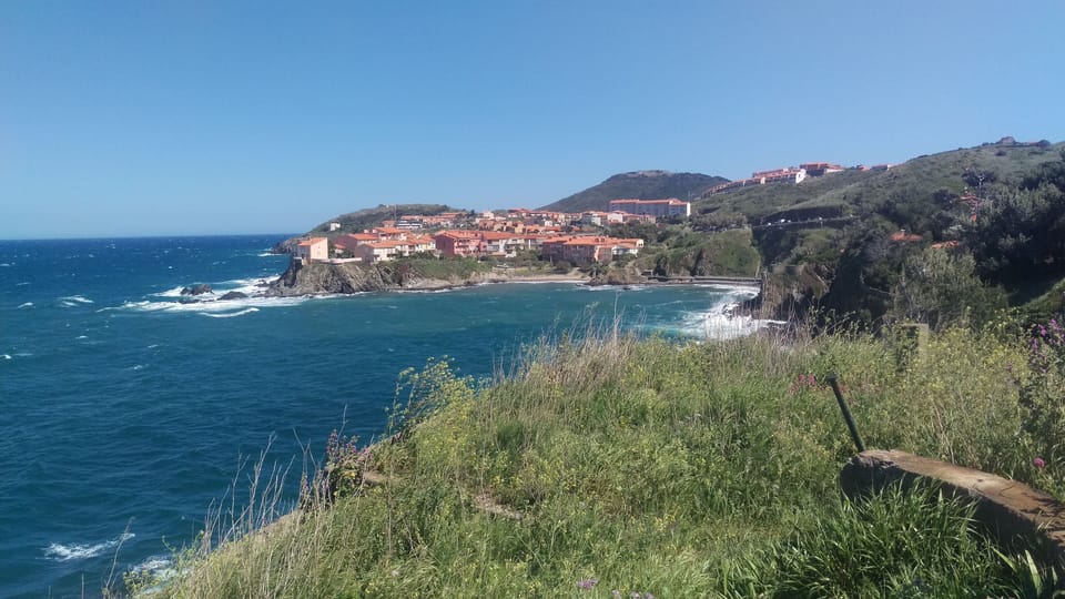Scenic stroll with good footpath to Collioure 