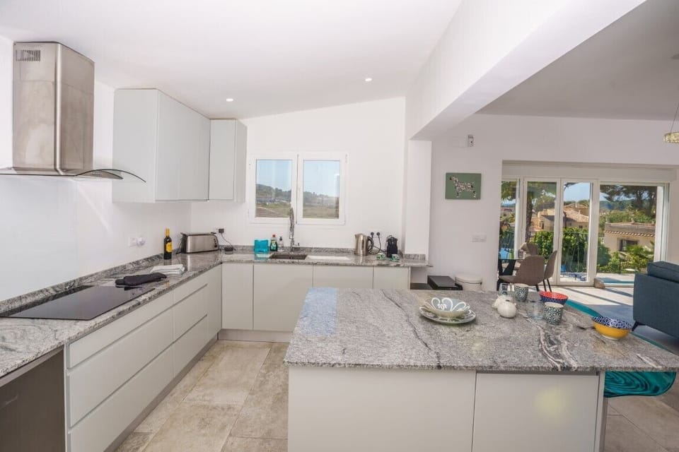 Main kitchen