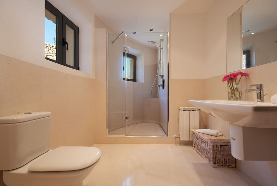Luxurious Limestone Shower Room