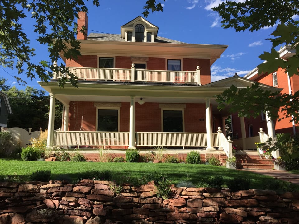 Gorgeous Mapleton Hill Luxury Home 