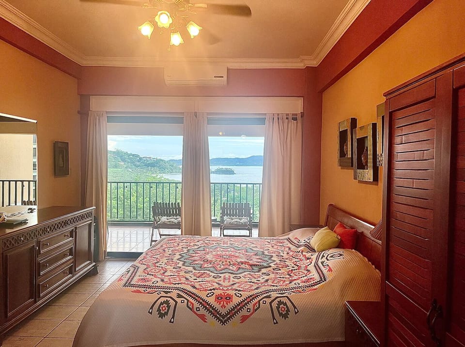 King size Bed in Master w/ Ocean View