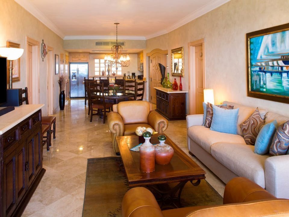 Living Room with plenty of seating