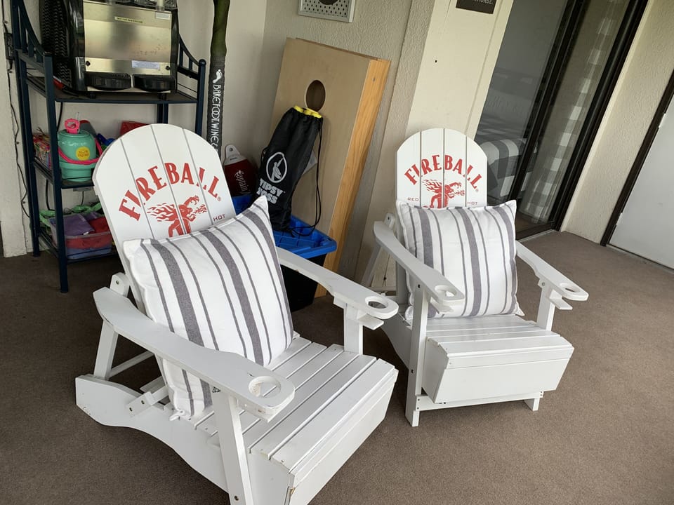 Sunporch to enjoy with view. There is corn hole, tipsy toss, etc 