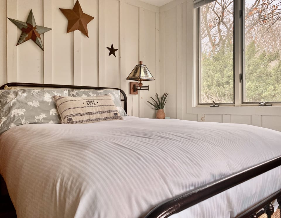 Queen bedroom with ensuite bathroom.