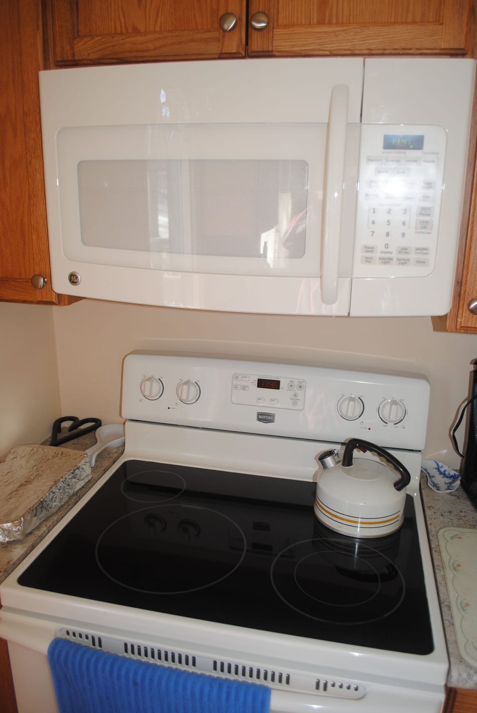 New sealed top range and microwave/fan