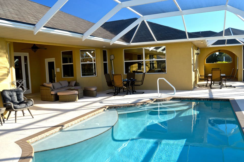 Enclosed Patio - Pool area
