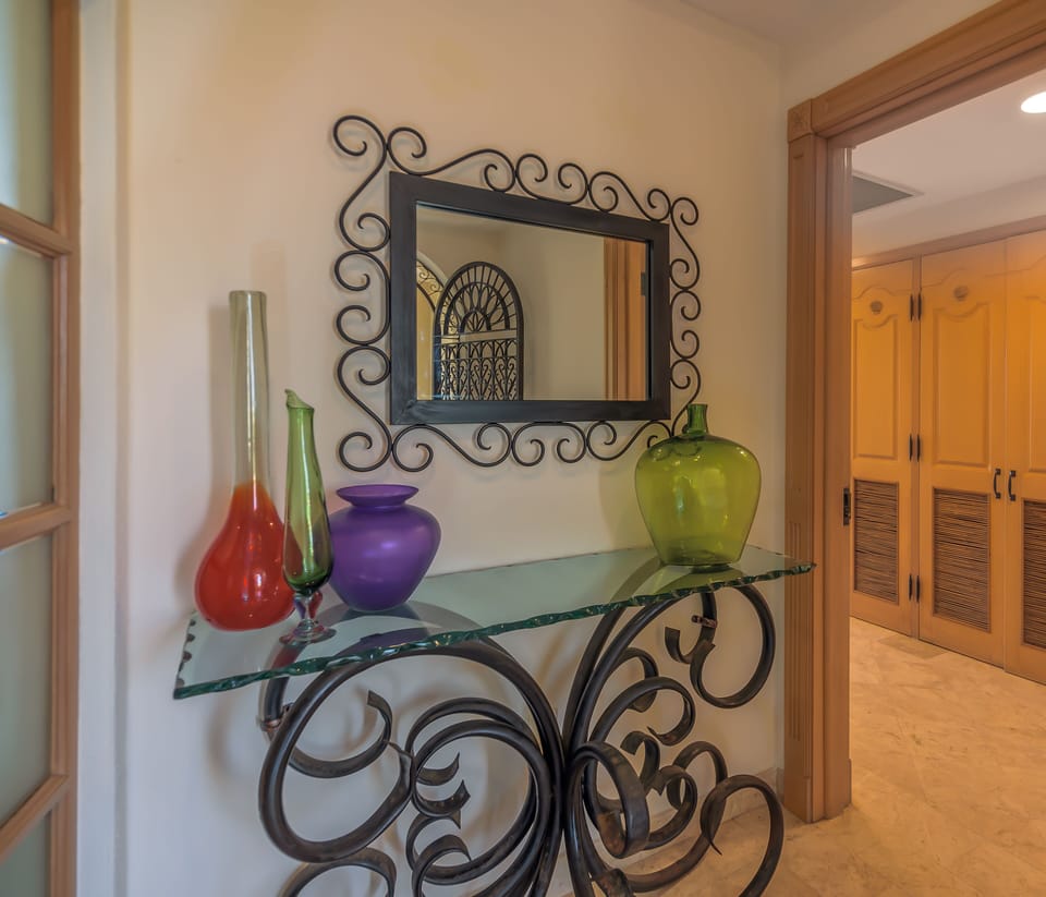 Entryway for side A and side B