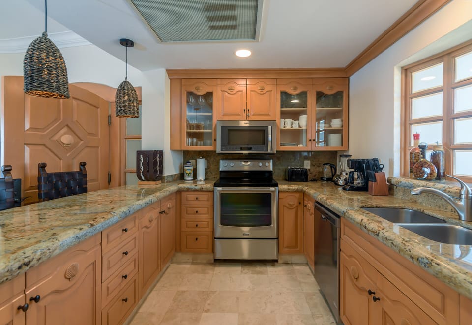 Pic #2 of kitchen