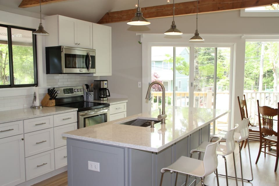 Recently renovated, fully stocked kitchen