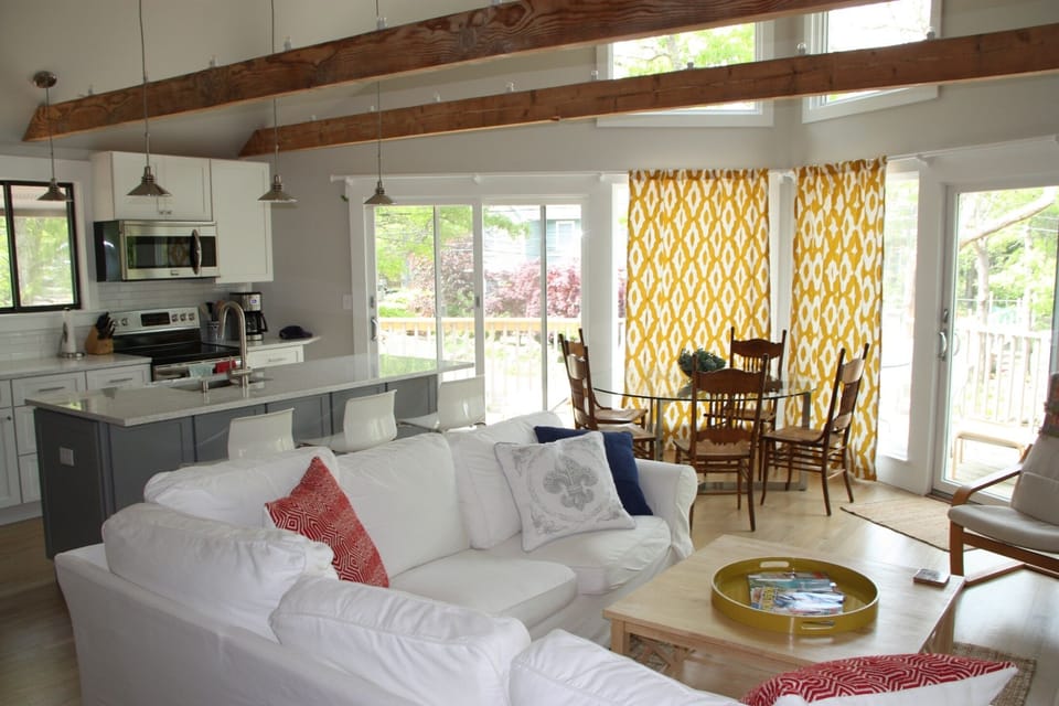 Open, bright living room and kitchen