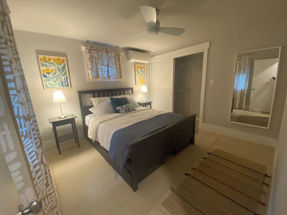 Ground floor queen bedroom